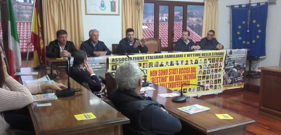 Lenola / Assemblea pubblica sulla strada killer Sr 637 (video)