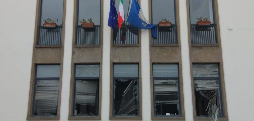Sperlonga / Bomba per la rapina al bancomat, proseguono le indagini