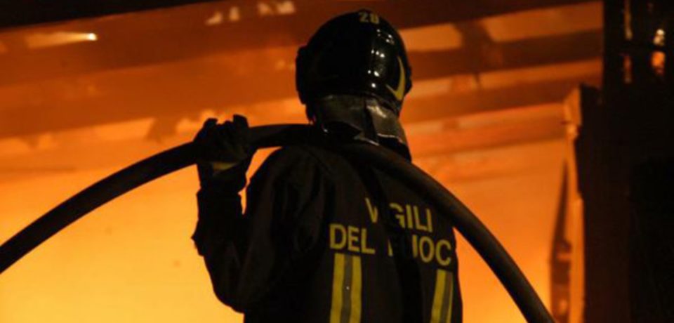 Fondi / Incendio in un’abitazione, morta un’anziana e ferito il marito
