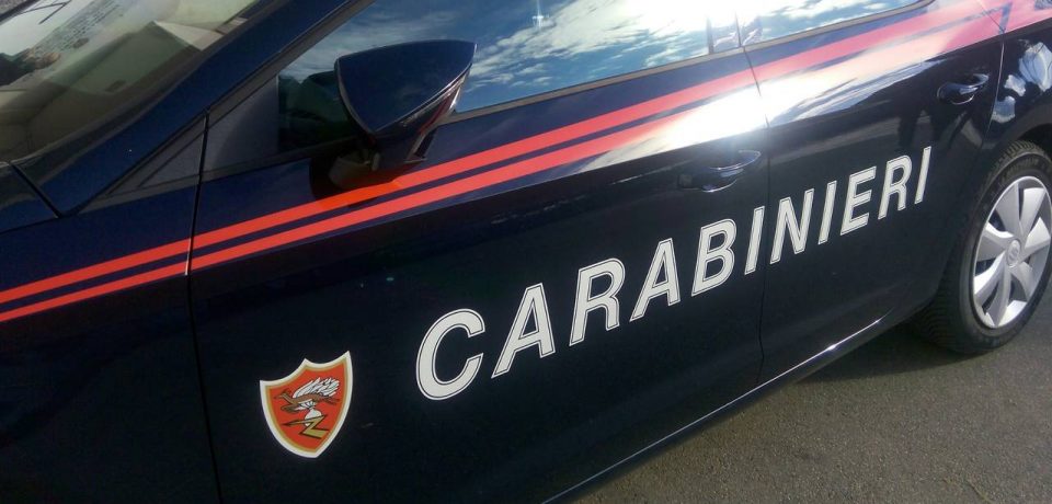 Fondi / Sorpresi a rubare quattro tombini, due persone arrestate