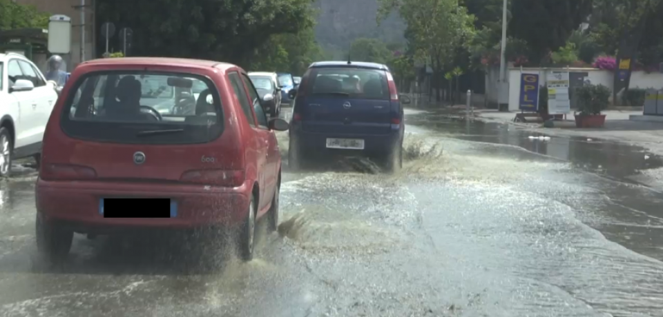 Sabaudia / Allerta meteo, l’Amministrazione convoca il Coc e invita alla massima prudenza