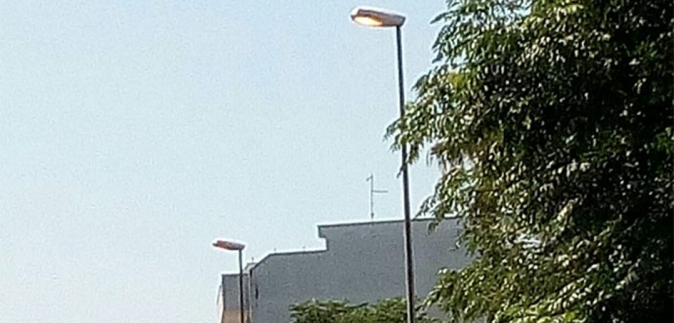 Formia / Lampioni accesi di giorno, il Comune interviene