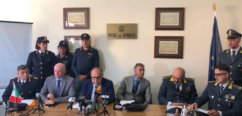 Truffa sull’accoglienza degli immigrati: 18 misure cautelari e 25 indagati