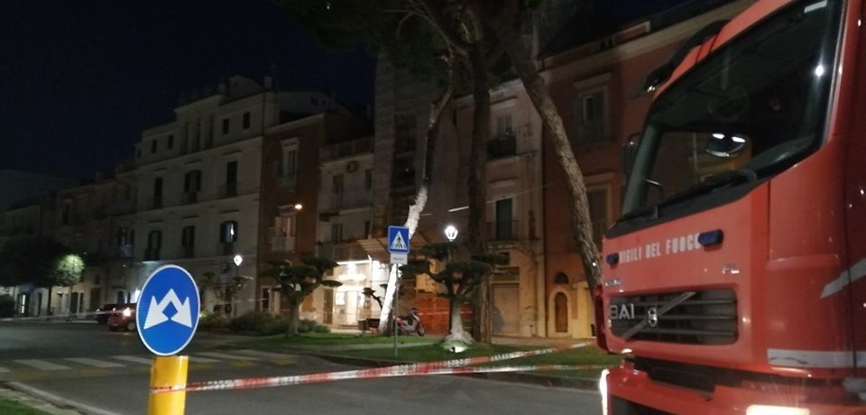 Gaeta / Allarme caduta alberi, chiusa al traffico una parte del Lungomare Caboto
