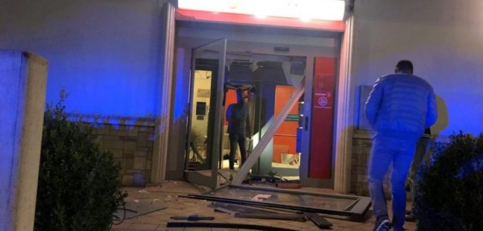 Monte San Biagio / Colpo con esplosione in banca, bottino da 80mila euro