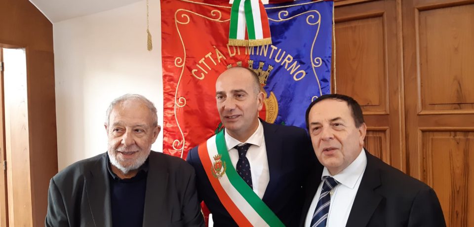 Minturno / Conferita la cittadinanza onoraria a Don Simone Di Vito e Pasquale Mammaro