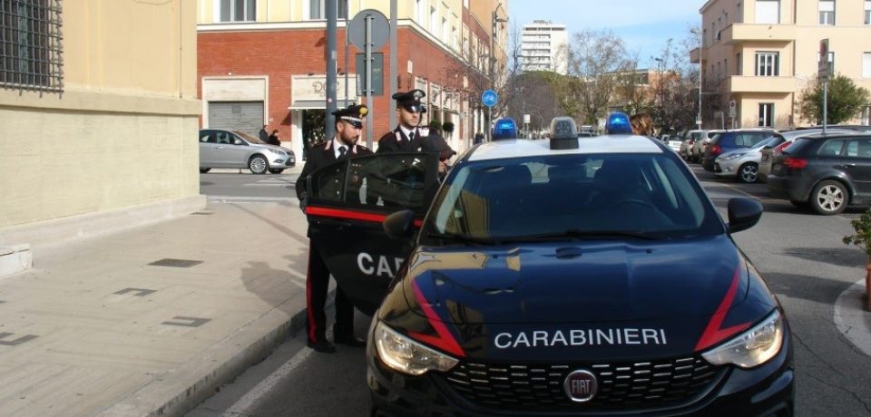 Sezze / Voleva comprare il silenzio dei suoi abusi sessuali su una minore, 38enne arrestato