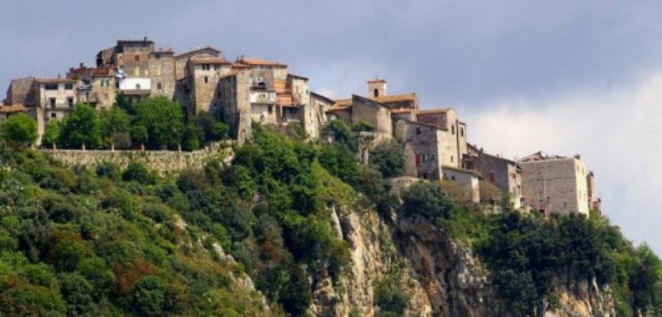 Coronavirus, primo caso positivo a Norma: il messaggio del sindaco Tessitori