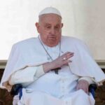 Papa Francesco serio