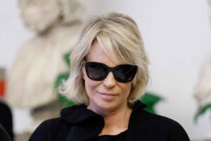 Maria De Filippi triste