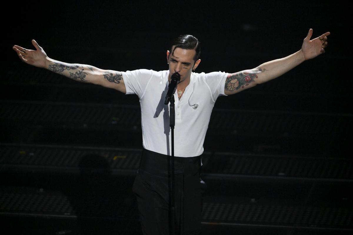 Achille Lauro canta a Sanremo