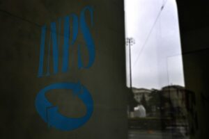 Vetrata di una sede Inps