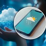 Schermata di un telefono in cui appare una nuvola con goffe d'acqua e sullo sfondo il sole