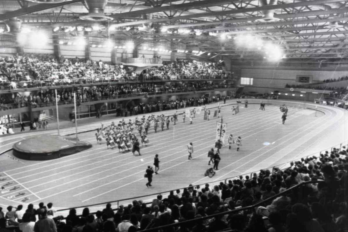 Foto in bianco e nero del Palazzetto dello Sport di Firenze