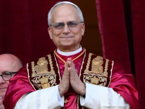 Papa Leone XIV emozionato dopo l'elezione