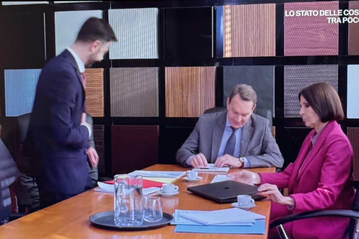 Un Posto al Sole anticipazioni: Ferri sconvolge tutti, lacrime tra Giulia e Luca Un Posto al Sole anticipazioni: Ferri sconvolge tutti, lacrime tra Giulia e Luca