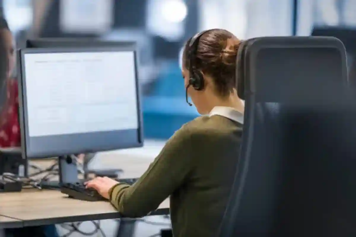 persona call center al computer