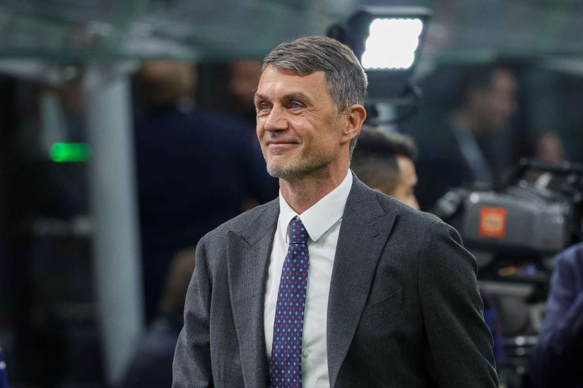 Paolo Maldini sorride