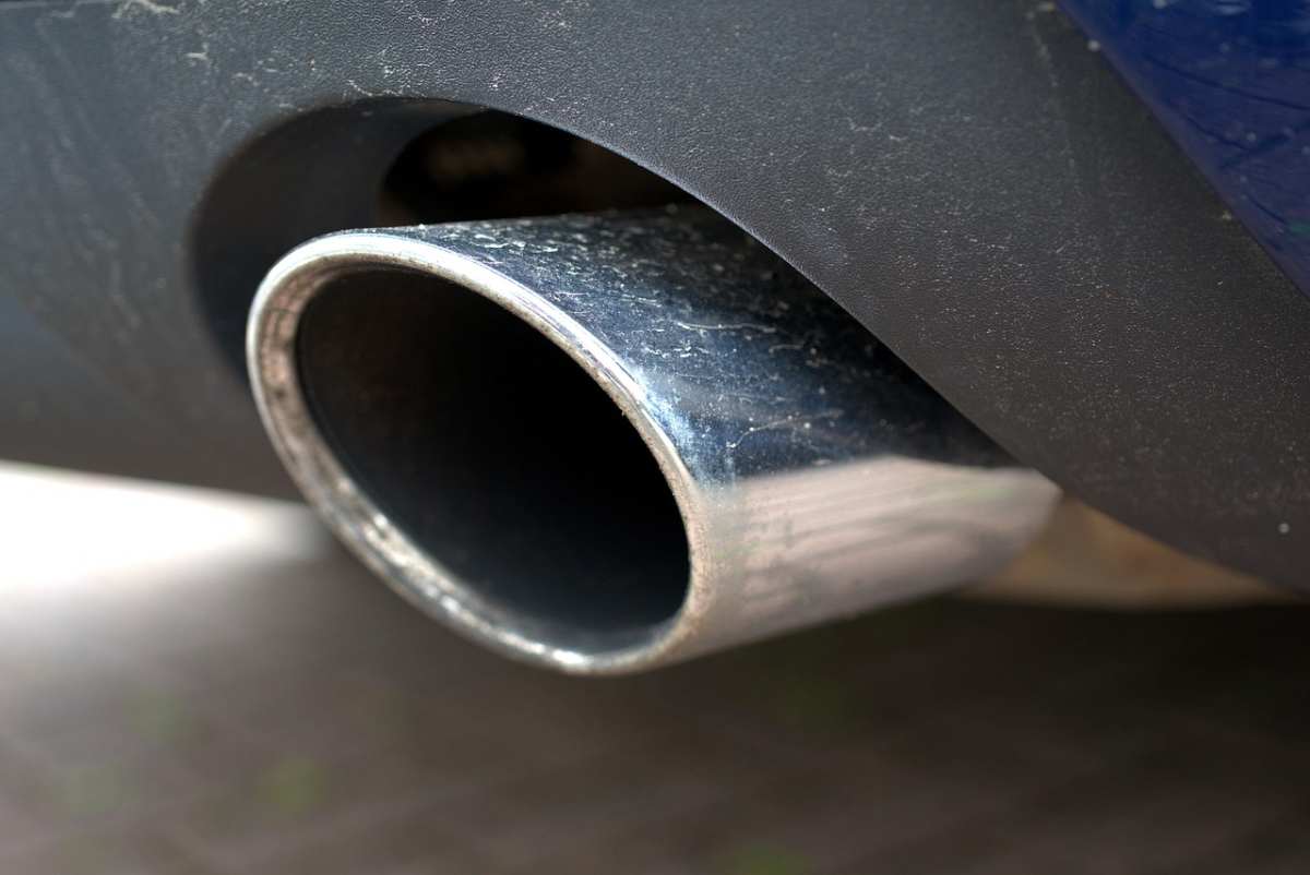 marmitta di un'auto