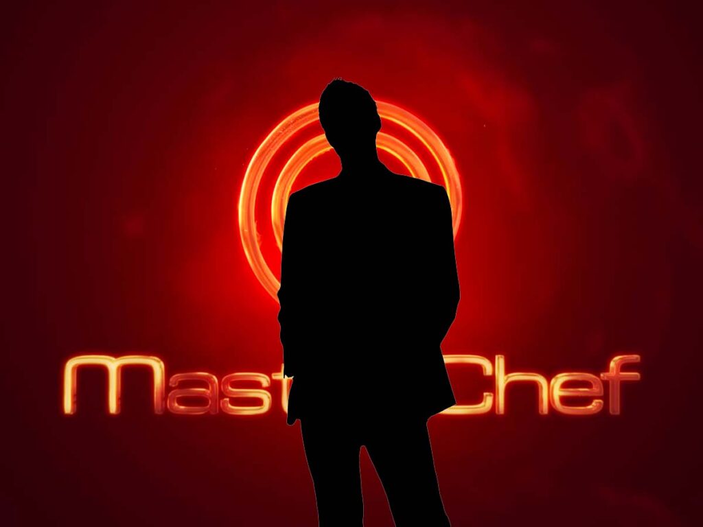 figura nera con dietro il logo di Masterchef