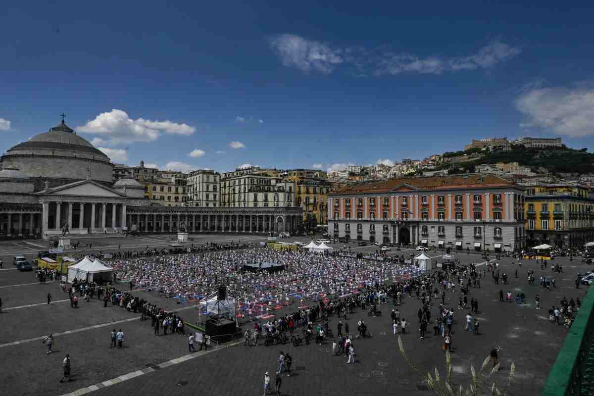 Piazza del Plebiscito a Napoli