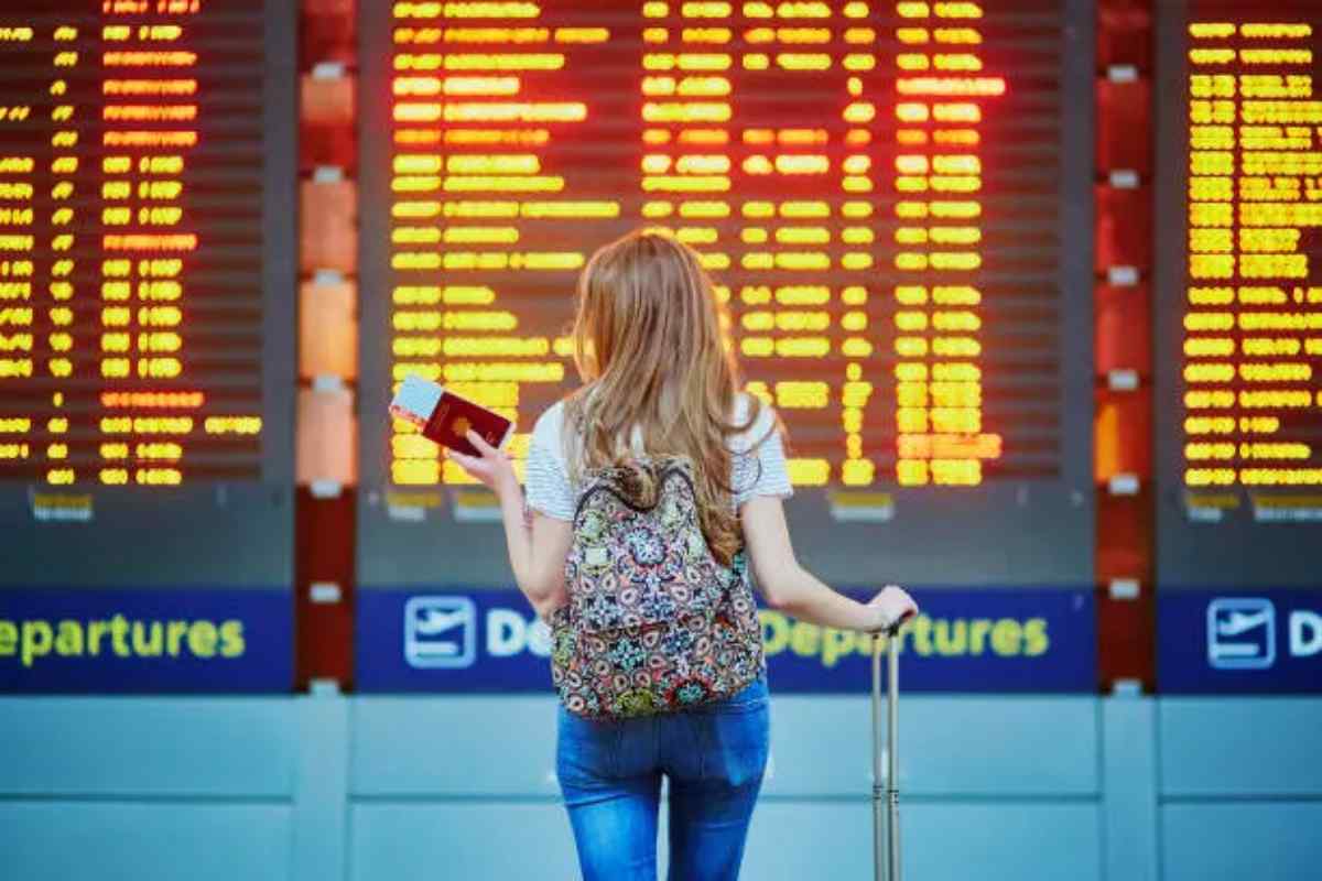 Voli in tilt, chiusura aeroporto per quasi 2 mesi: italiani bloccati Voli in tilt, chiusura aeroporto per quasi 2 mesi: italiani bloccati