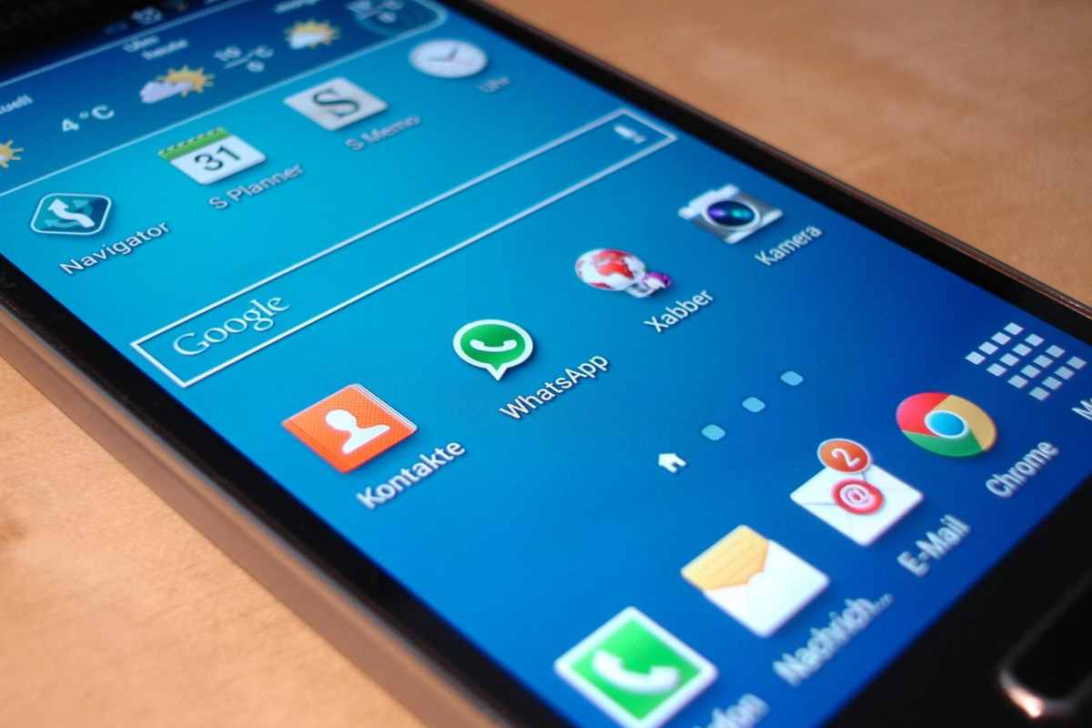 Telefono con Whatsapp