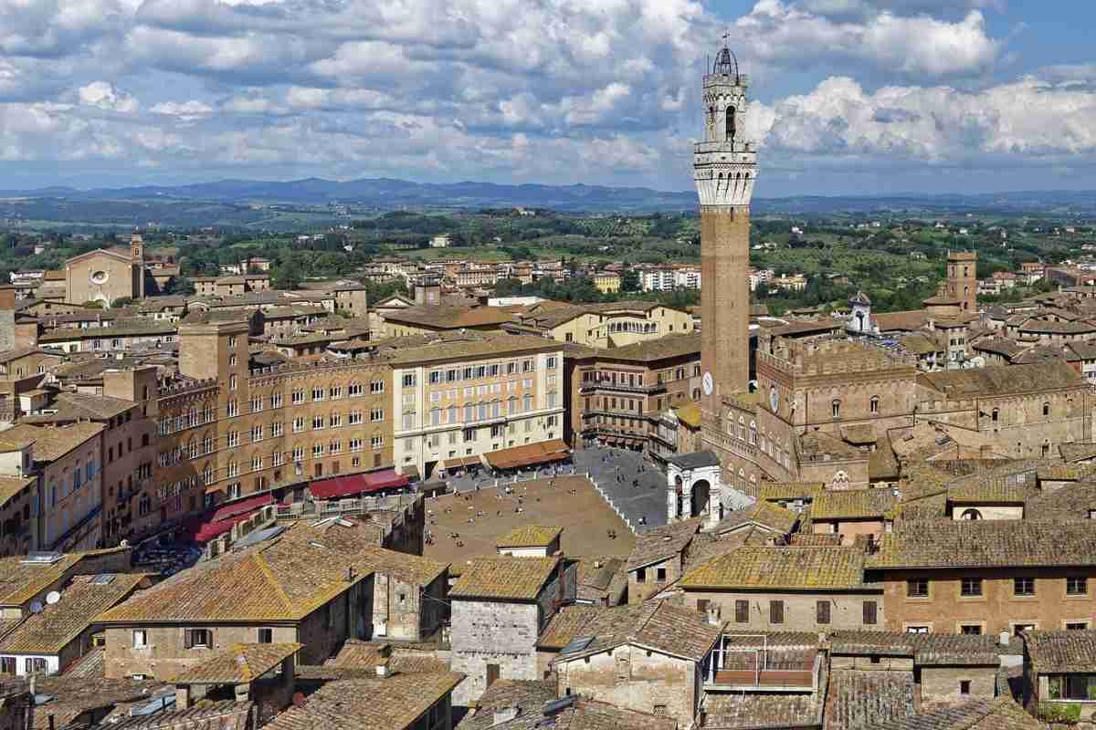Vista di Piazza del Campo a Siena