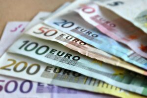 banconote euro di vario taglio