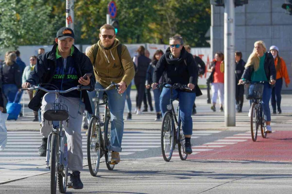 persone in bicicletta