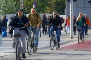 persone in bicicletta