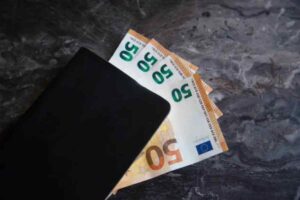 200 euro