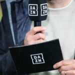 microfono e logo DAZN