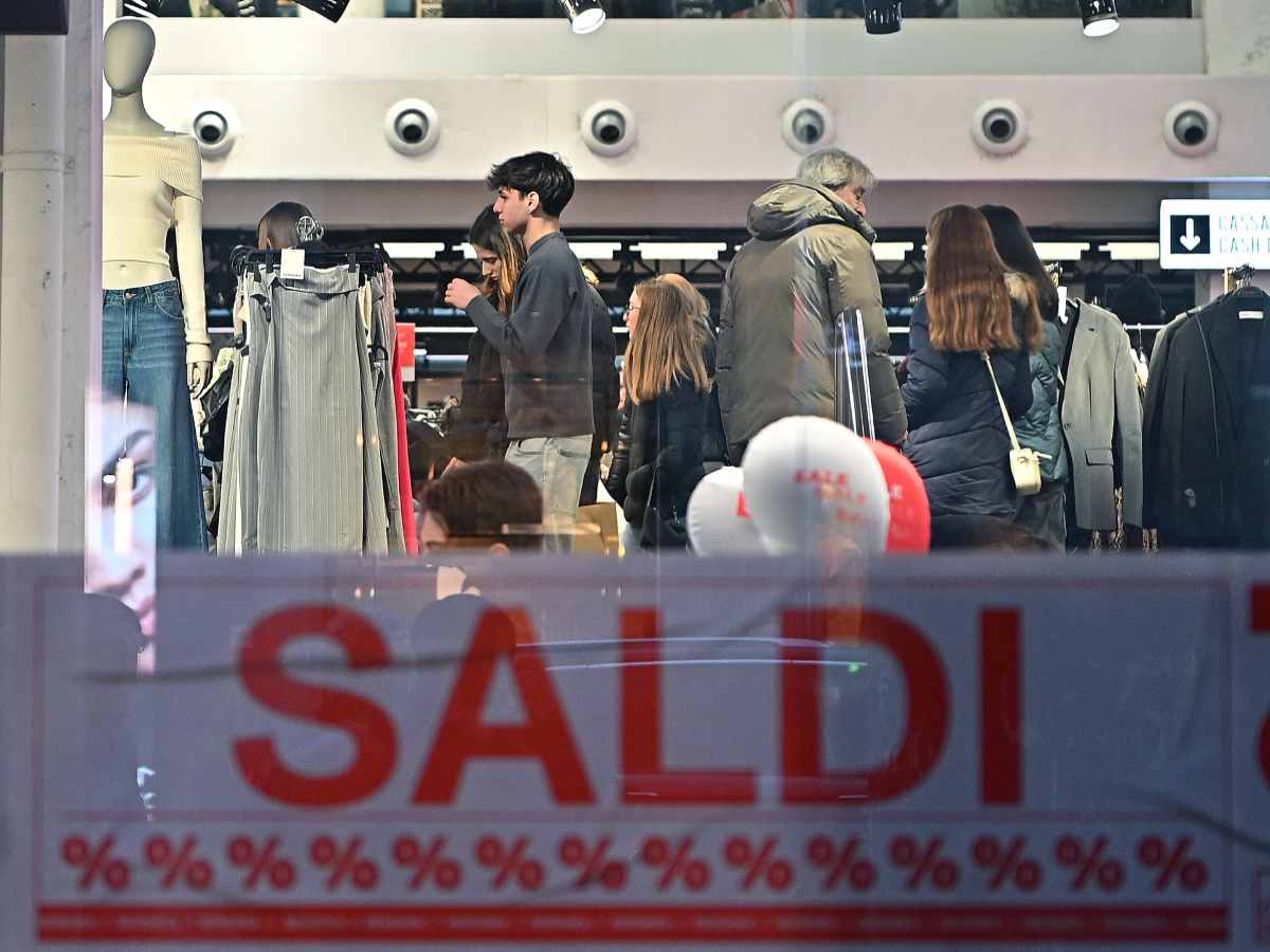 La data dei saldi estivi ora è ufficiale: c’è una regola fondamentale da rispettare La data dei saldi estivi ora è ufficiale: c’è una regola fondamentale da rispettare
