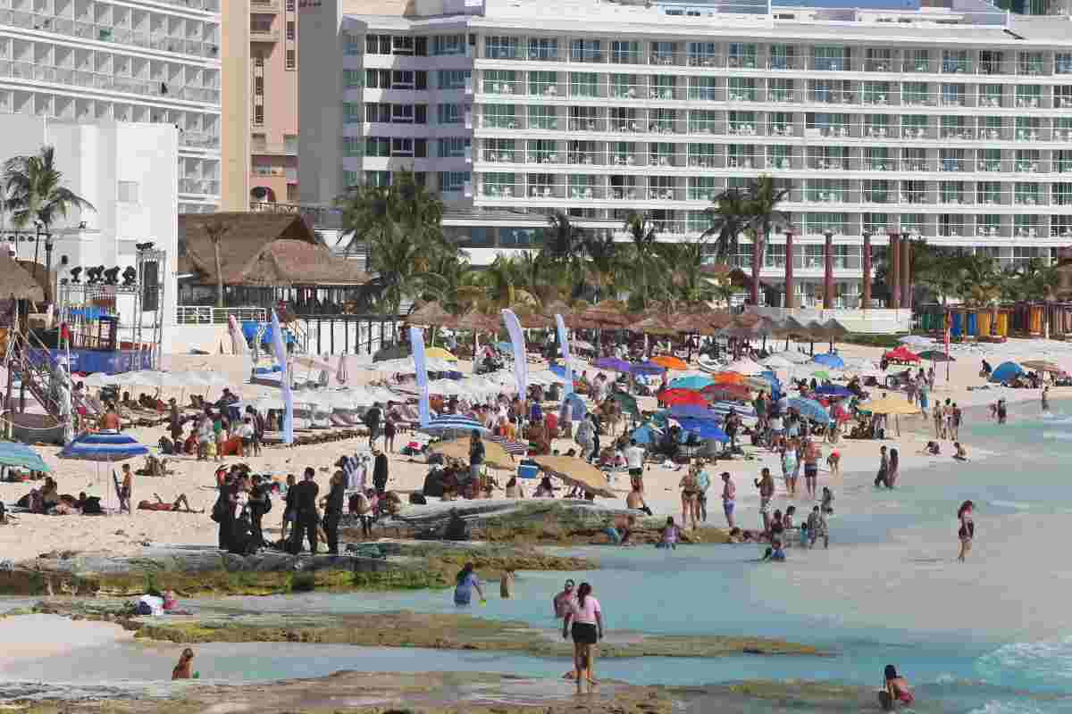 Una veduta di una spiaggia a Cancun