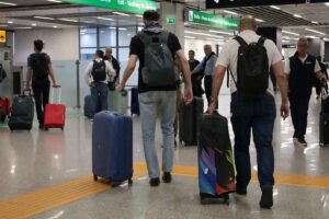 passeggeri in aeroporto