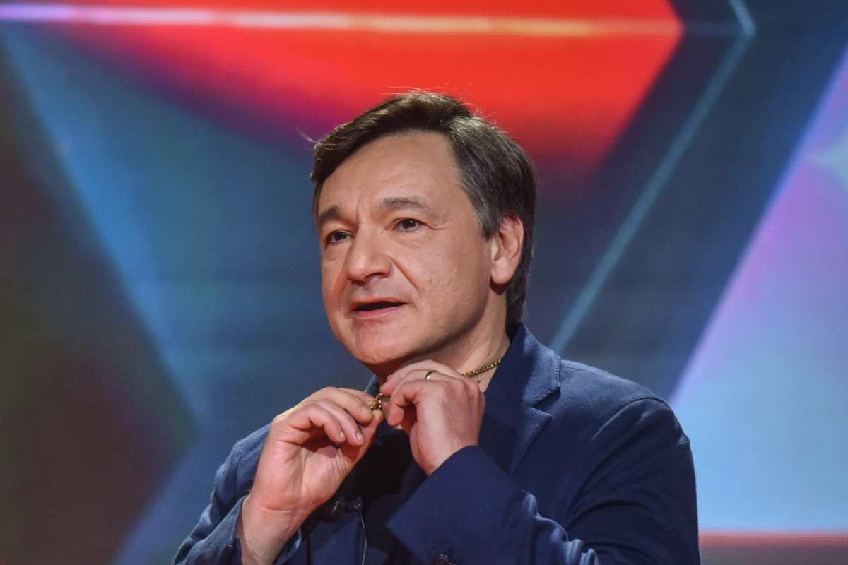 La polemica non si spegne, Fabio Caressa stavolta risponde secco La polemica non si spegne, Fabio Caressa stavolta risponde secco