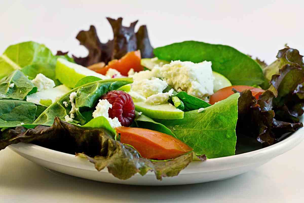 Insalata nel piatto