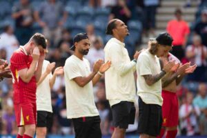 Liverpool giocatori che piangono
