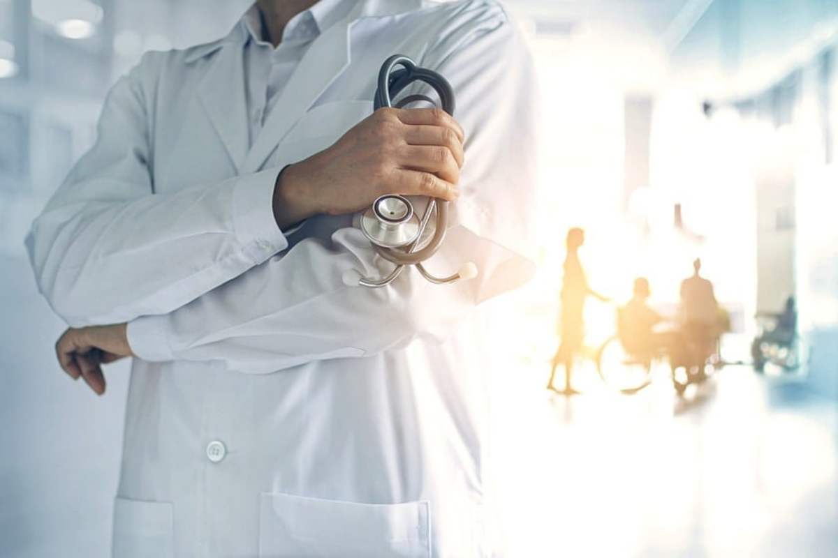 Due ictus e un nuovo intervento in ospedale: paura per la star italiana Due ictus e un nuovo intervento in ospedale: paura per la star italiana