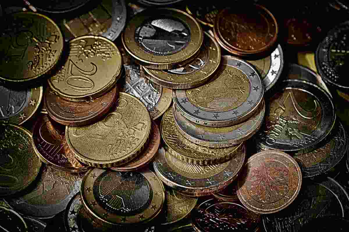 monete euro di vario taglio