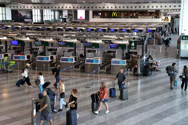 passeggeri in aeroporto