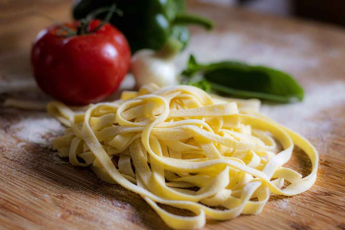 Quanto sale va messo nell’acqua durante la cottura della pasta? La risposta vi stupirà Quanto sale va messo nell’acqua durante la cottura della pasta? La risposta vi stupirà