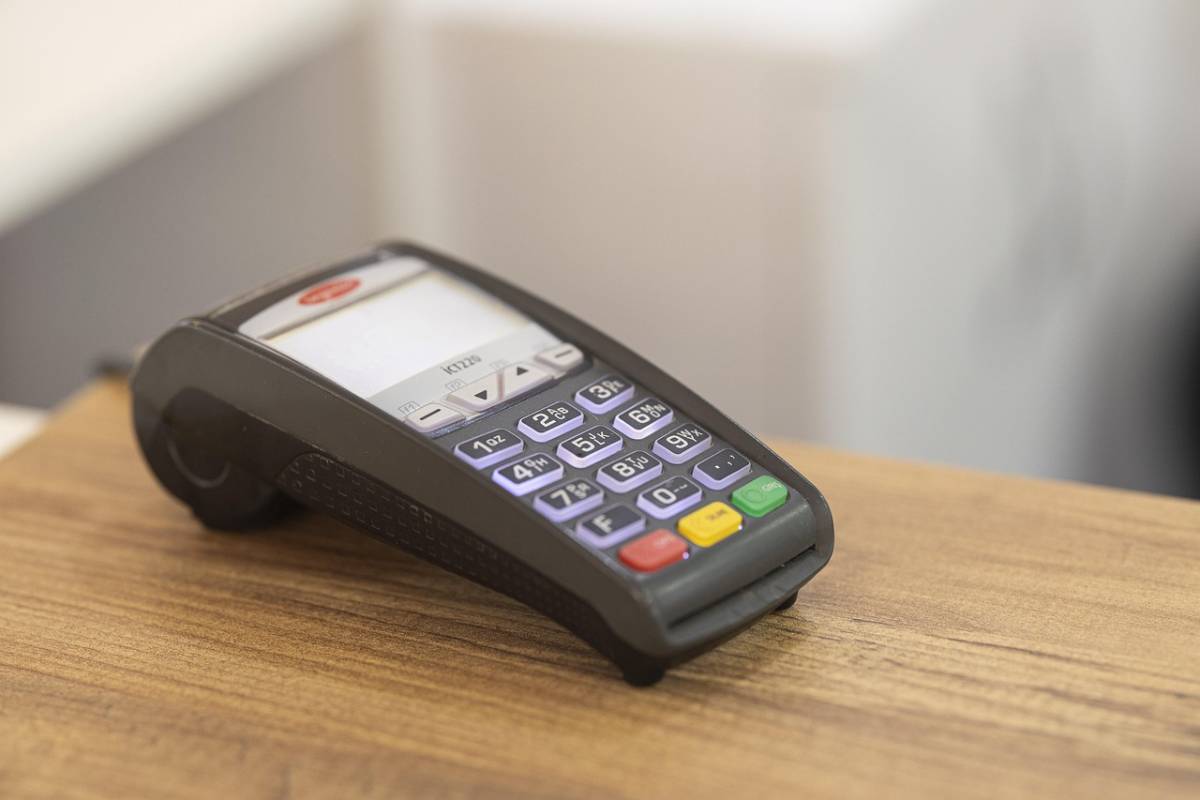 un POS per i pagamenti elettronici