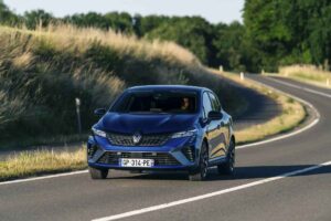 Renault Clio in strada