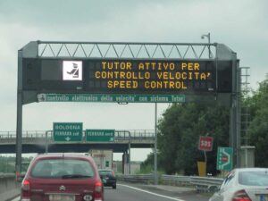 una postazione Tutor in autostrada