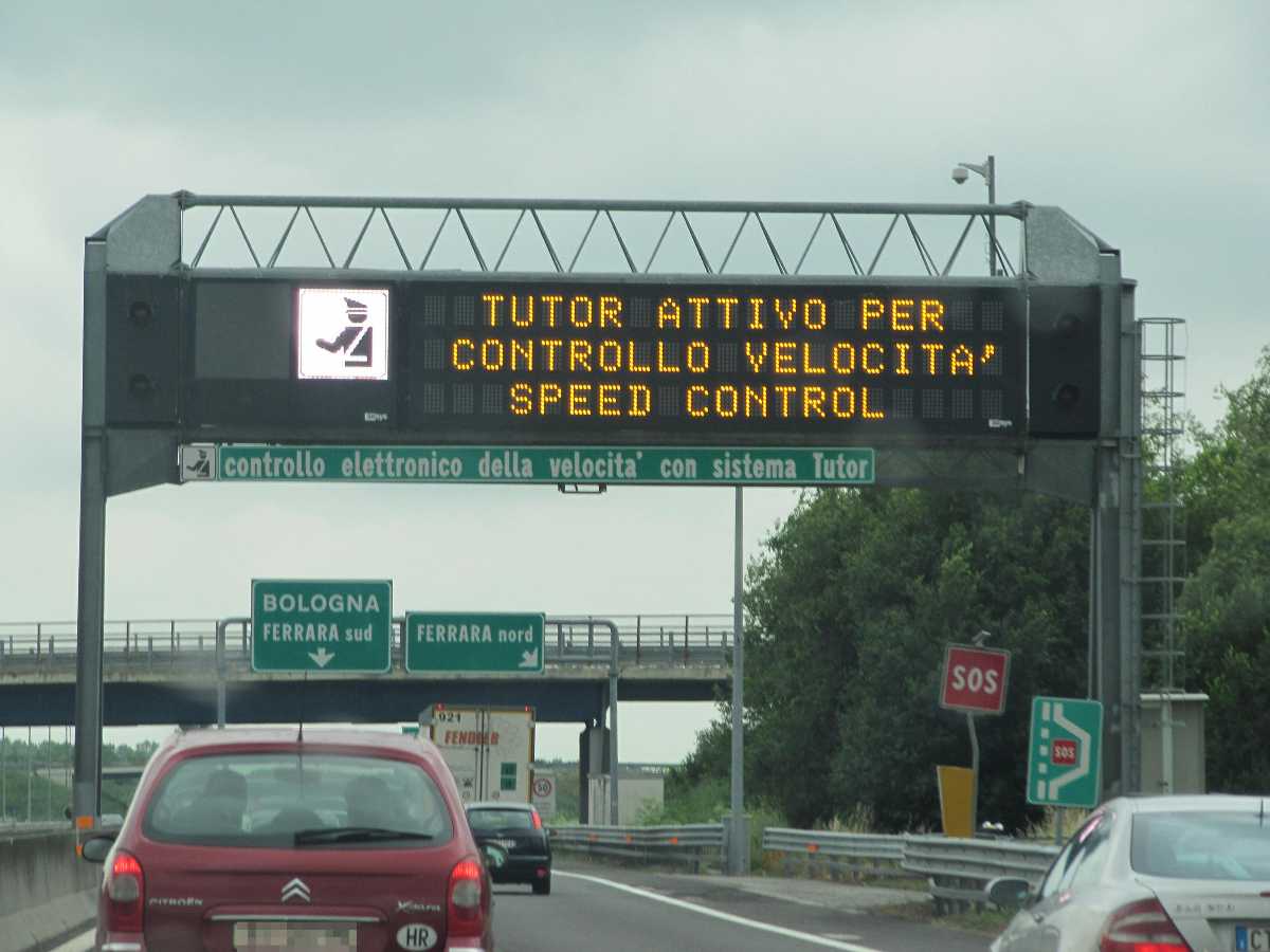 Fioccano le multe con i nuovi Tutor sulle autostrade: la mappa alla quale fare attenzione Fioccano le multe con i nuovi Tutor sulle autostrade: la mappa alla quale fare attenzione