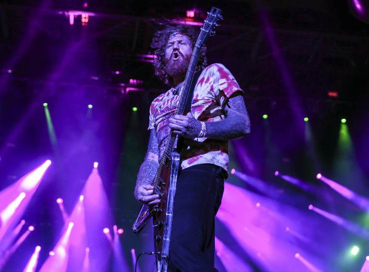 Brent Hinds dei Mastodon durante un concerto