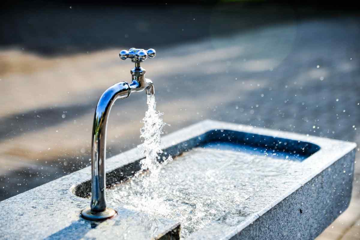 Allerta massima in Italia: non bere assolutamente questo tipo di acqua