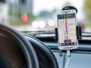 smartphone navigazione auto